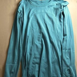Women’s lululemon long sleeve shirt